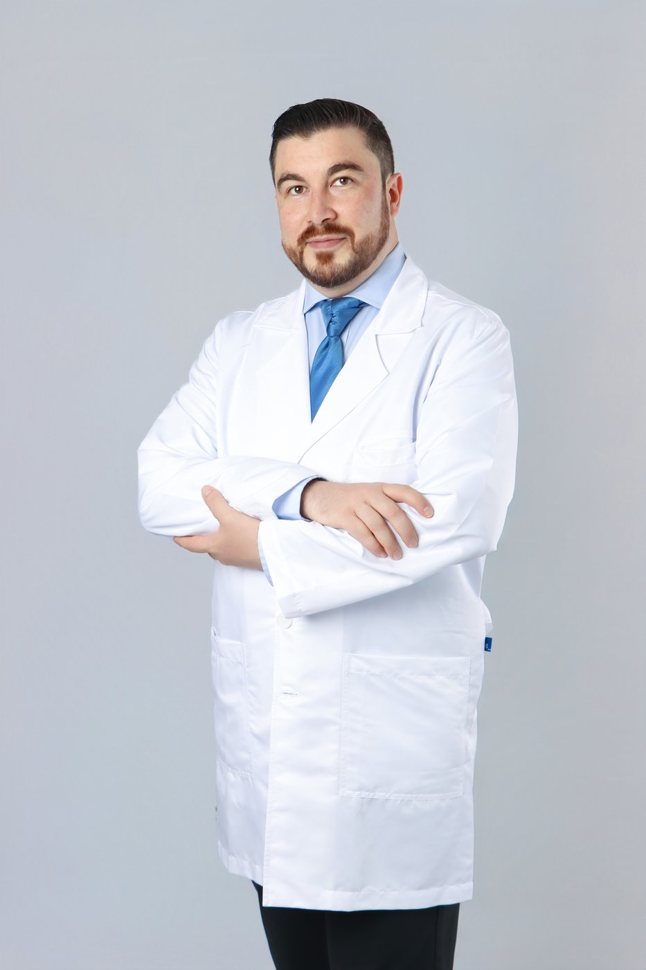 Dr. Humberto Cota Gómez, otorrinolaringólogo y cirujano facial